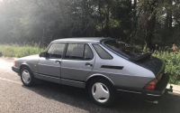 Platana grijze Saab 900 classic