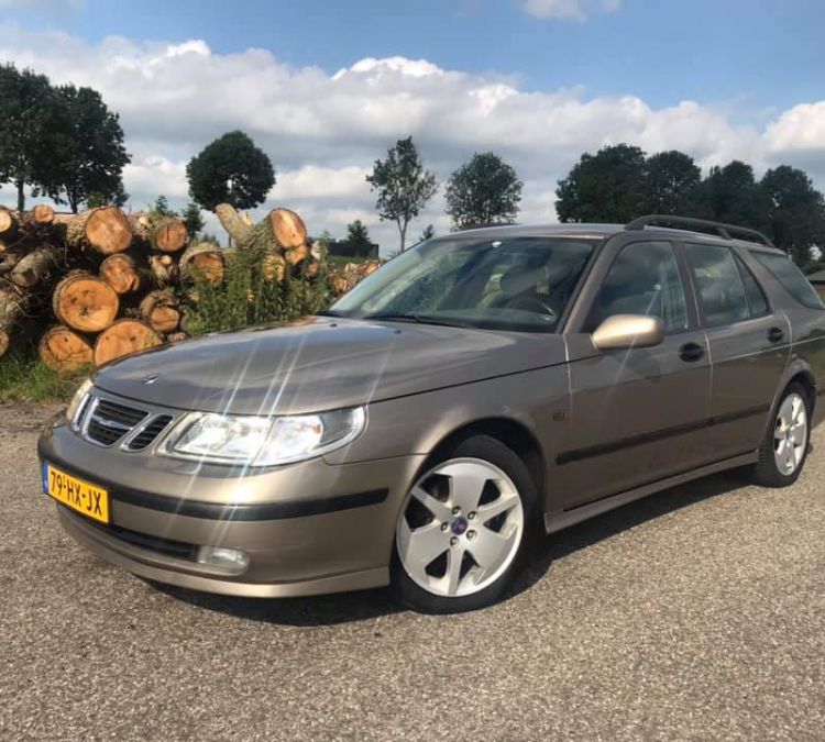 Saab 9-5 estate Automaat Vector